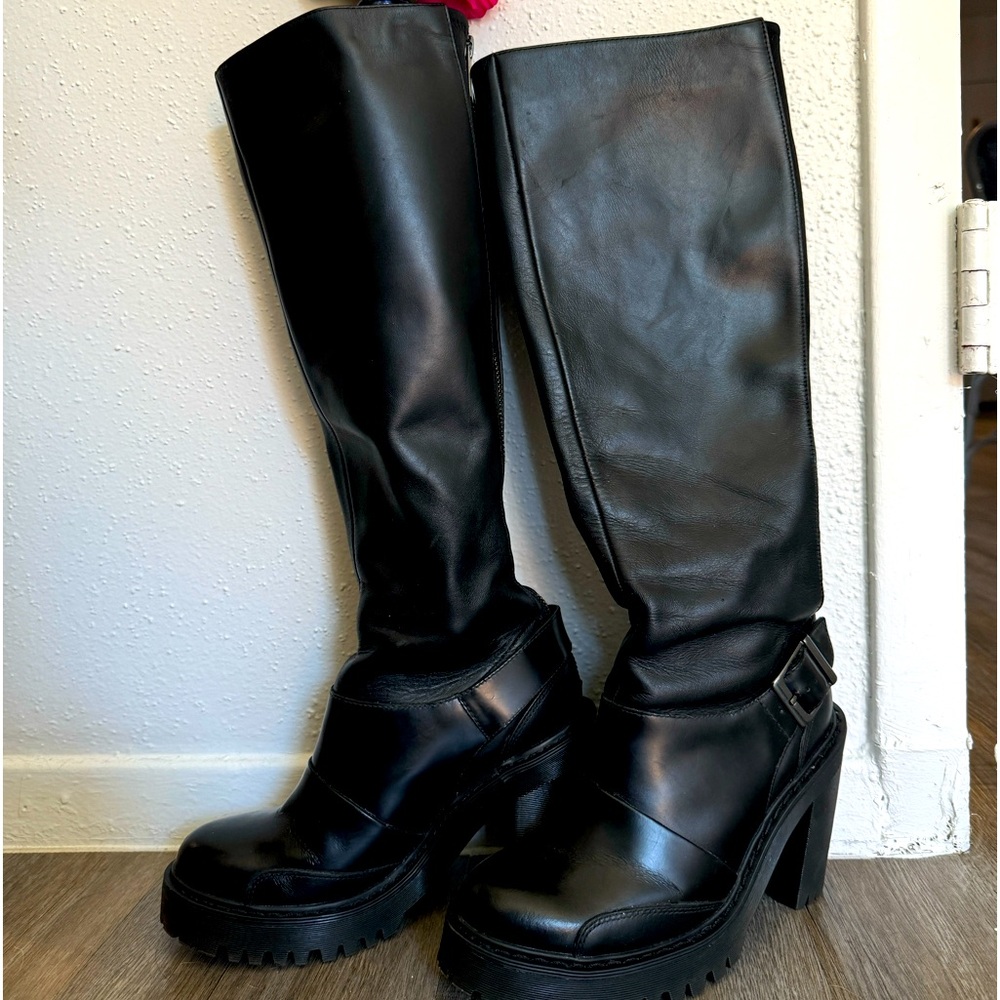 Rare! Dr Marten Lyanna Knee High Black Boot with Round toe box